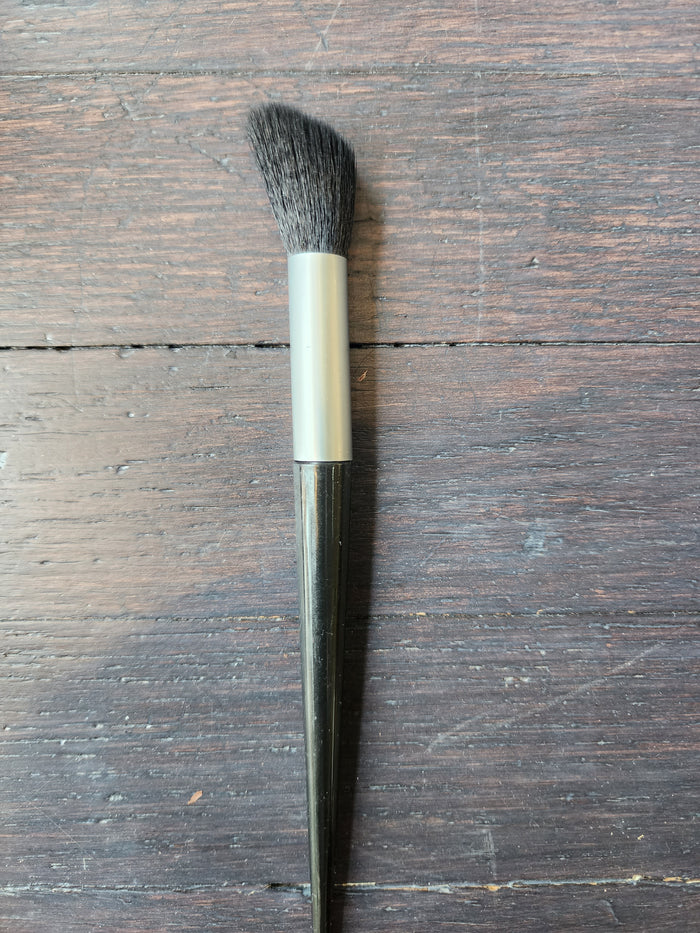 The Gilded Girl -  Angled Blush Brush
